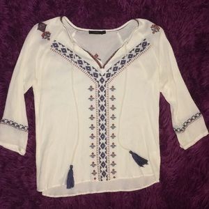 White Stitched Patten Tie Mid-length Tee Shirt